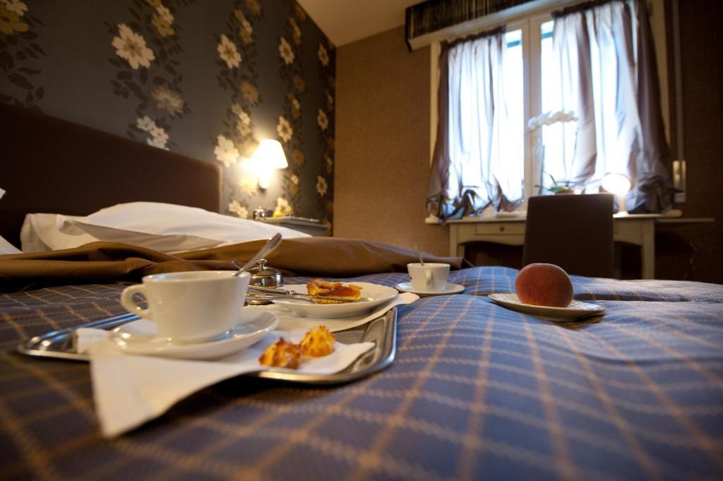 Hotel Locanda Stendhal Colorno Kamer foto